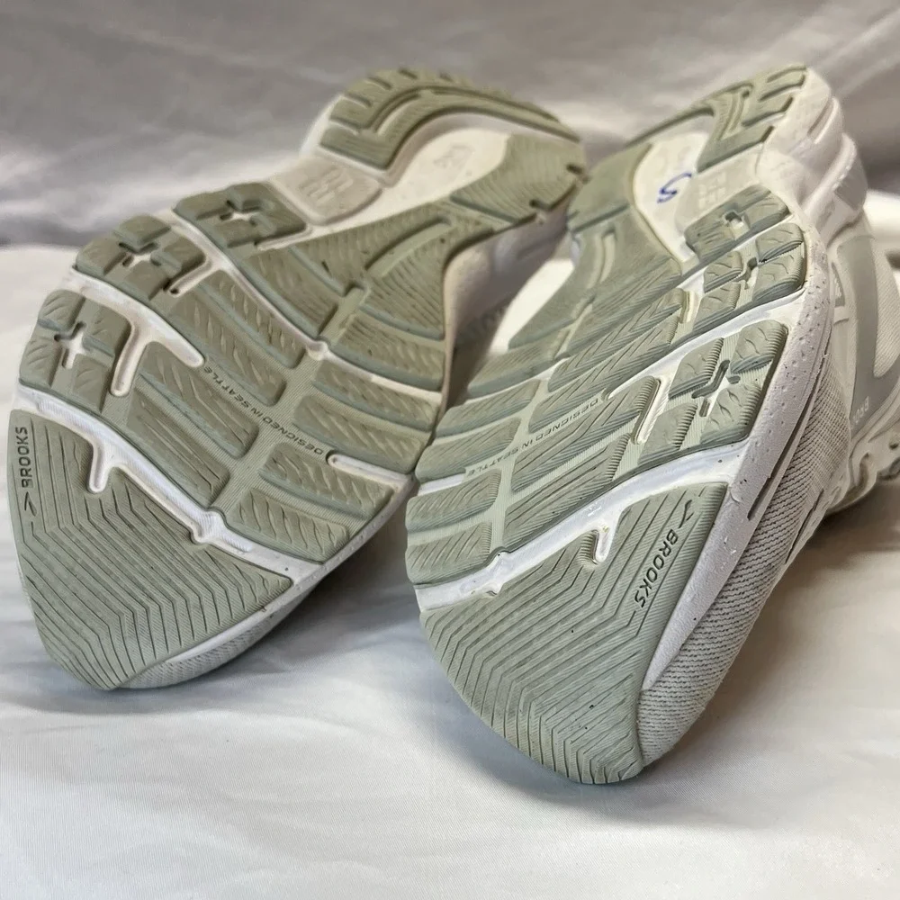 Brooks Adrenaline GTS 23 Women's Size 12 B (Medium) Running Shoes White Gray‎